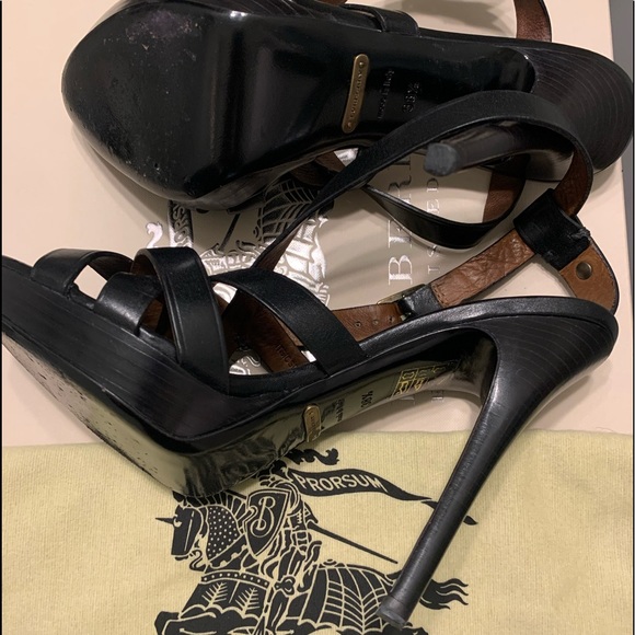 Size 8 Made in Italy 38 1/2. Burberry Sandals Bridle Huntley Orig Box & Shoe Bag - Picture 2 of 3